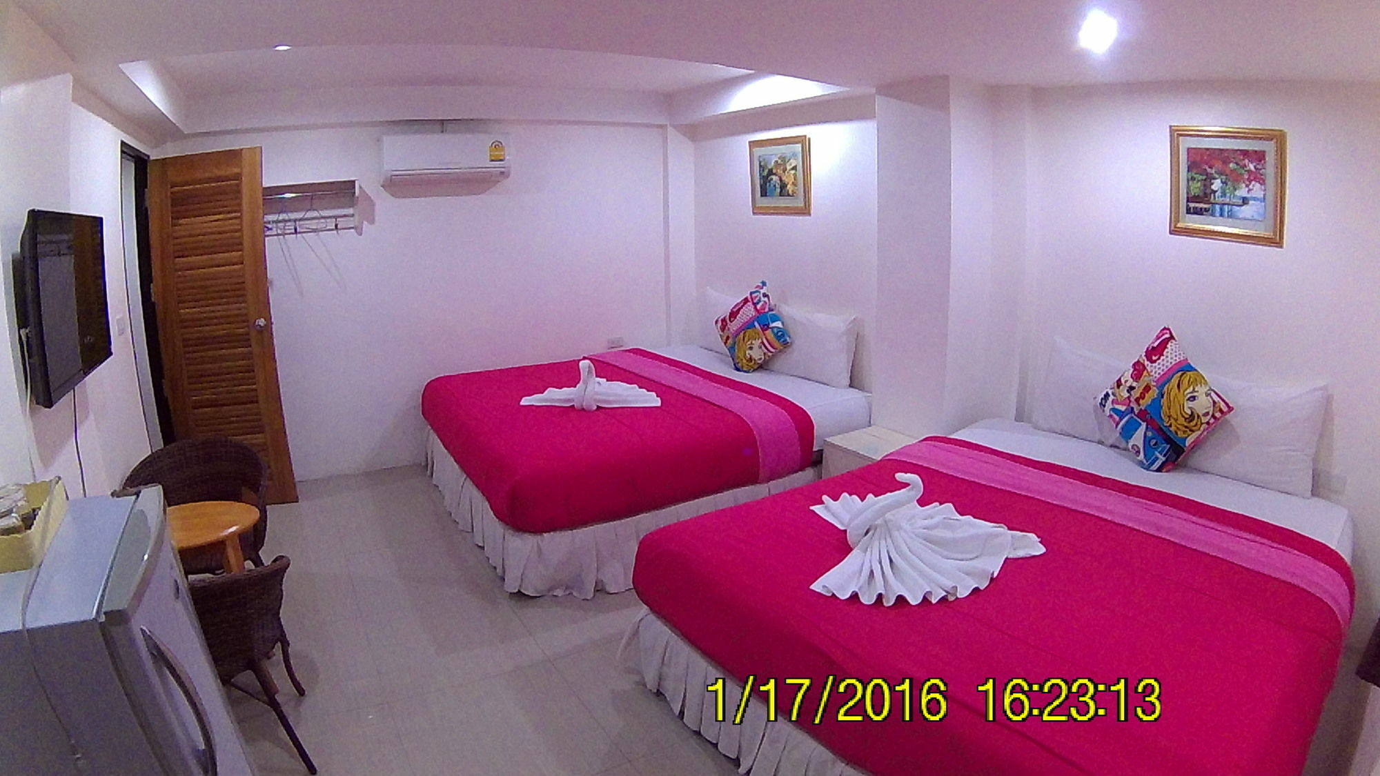 Bird Hotel Chonburi Exterior foto