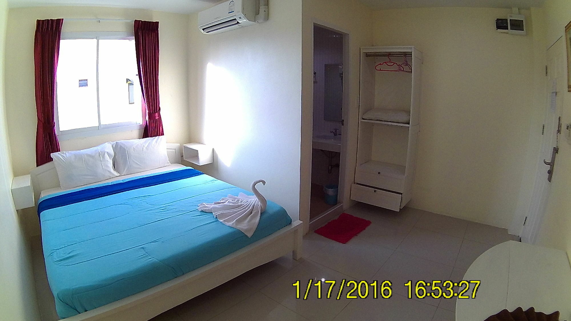Bird Hotel Chonburi Exterior foto