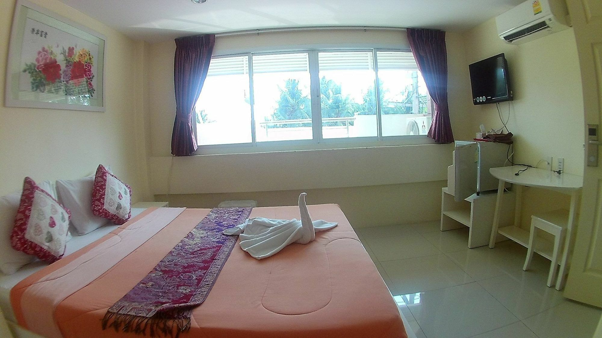 Bird Hotel Chonburi Exterior foto